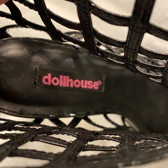 NWOT DOLLHOUSE Size 8 Cage Style Open Toe Heels In Black Patent Finish - Picture 4 of 8
